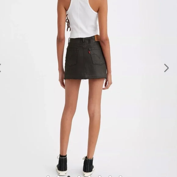 New Levi's Icon Black Leather look Mini Skirt size 25 - Picture 9 of 14